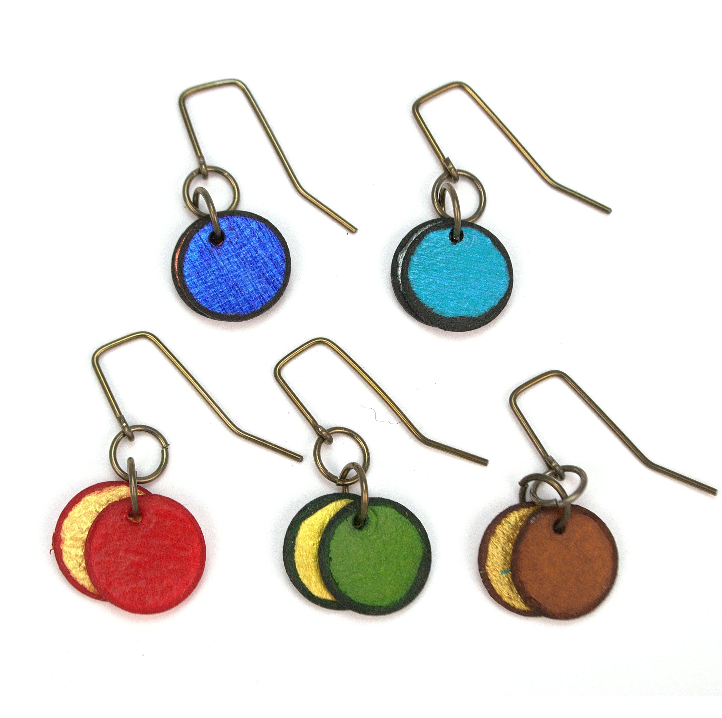 Mini Swingers earrings, circle shape, colors red blue turquoise emerald and brown, made from rawhide